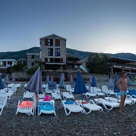 Apartments Galija Petrovac Bagian luar foto