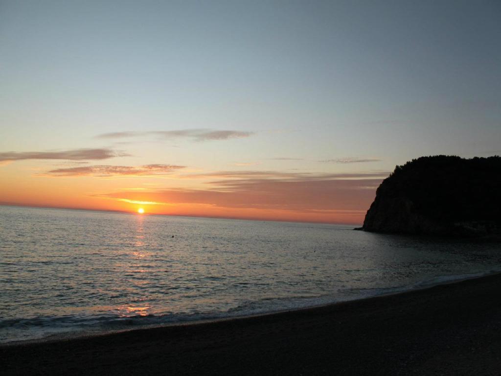 Apartments Galija Petrovac Bagian luar foto