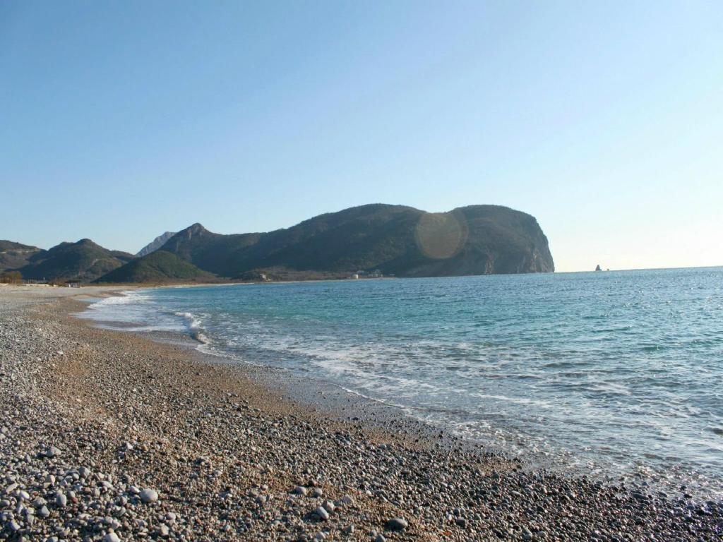 Apartments Galija Petrovac Bagian luar foto