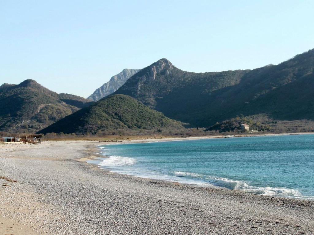 Apartments Galija Petrovac Bagian luar foto